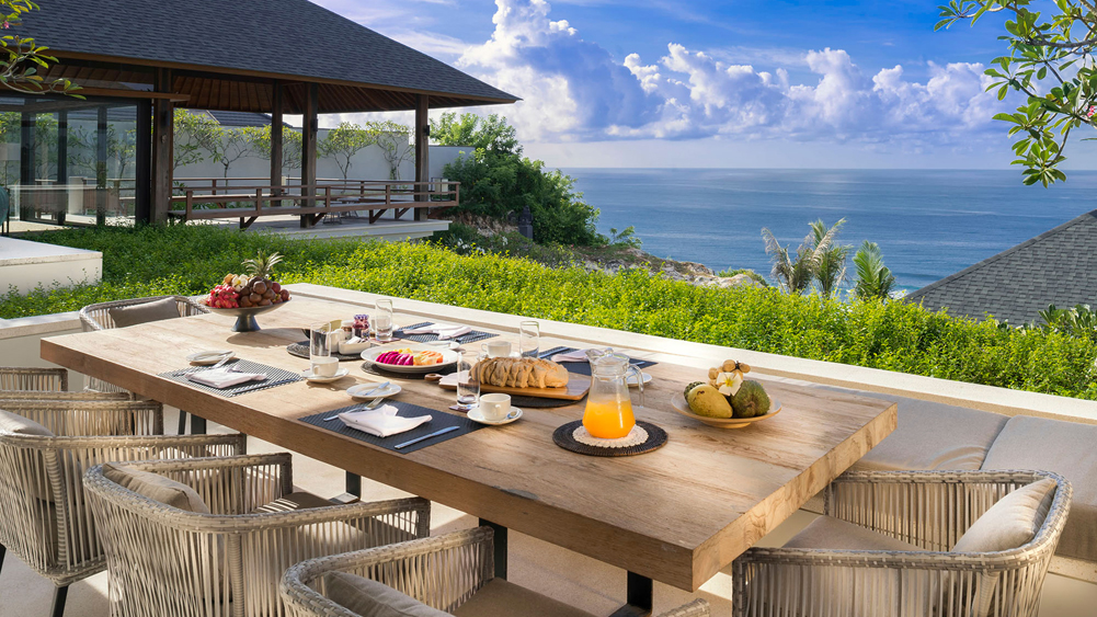 Sohamsa Ocean Estate - Villa Soham - Outdoor dining with a fantastic ocean view